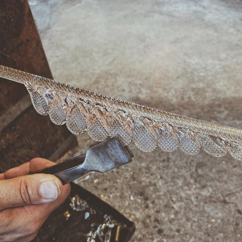 IN THE RHYTHM OF MURANO HANDS 